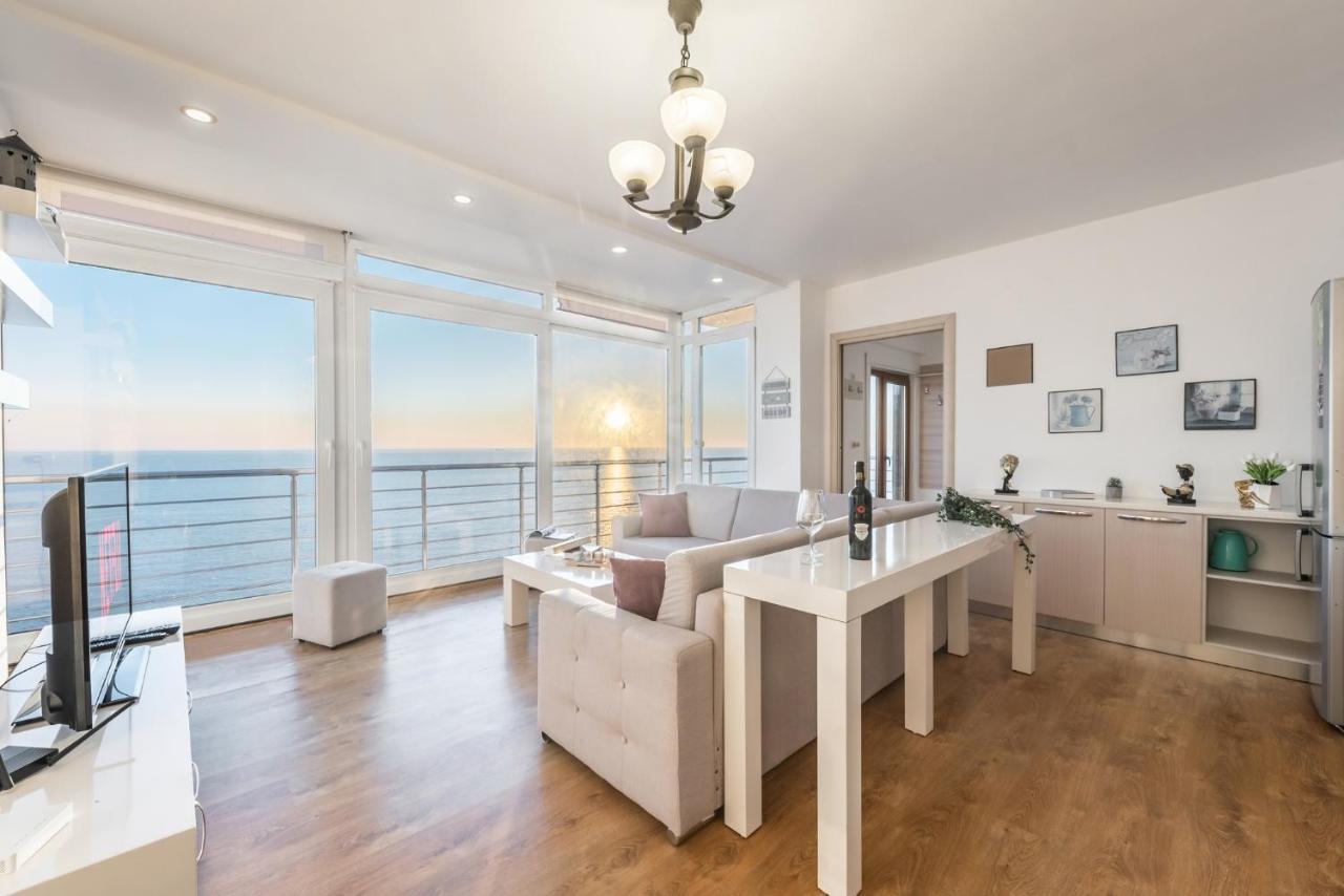 Blue Heaven -Full Sea View Brand New Apartment Durrës Exteriör bild