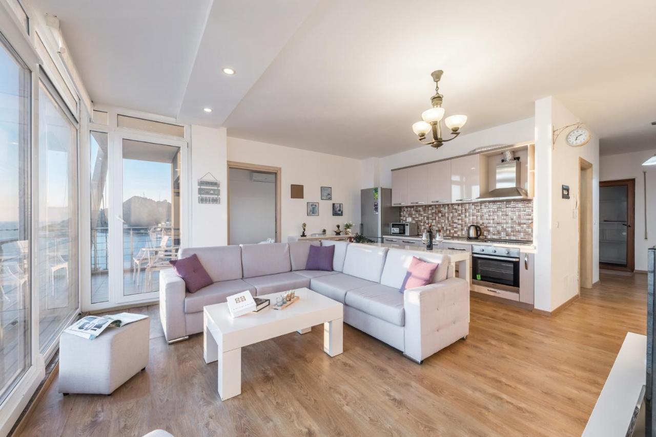 Blue Heaven -Full Sea View Brand New Apartment Durrës Exteriör bild